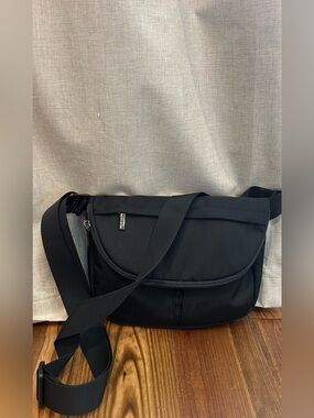 Black Crossbody Bag - Everyday Carry